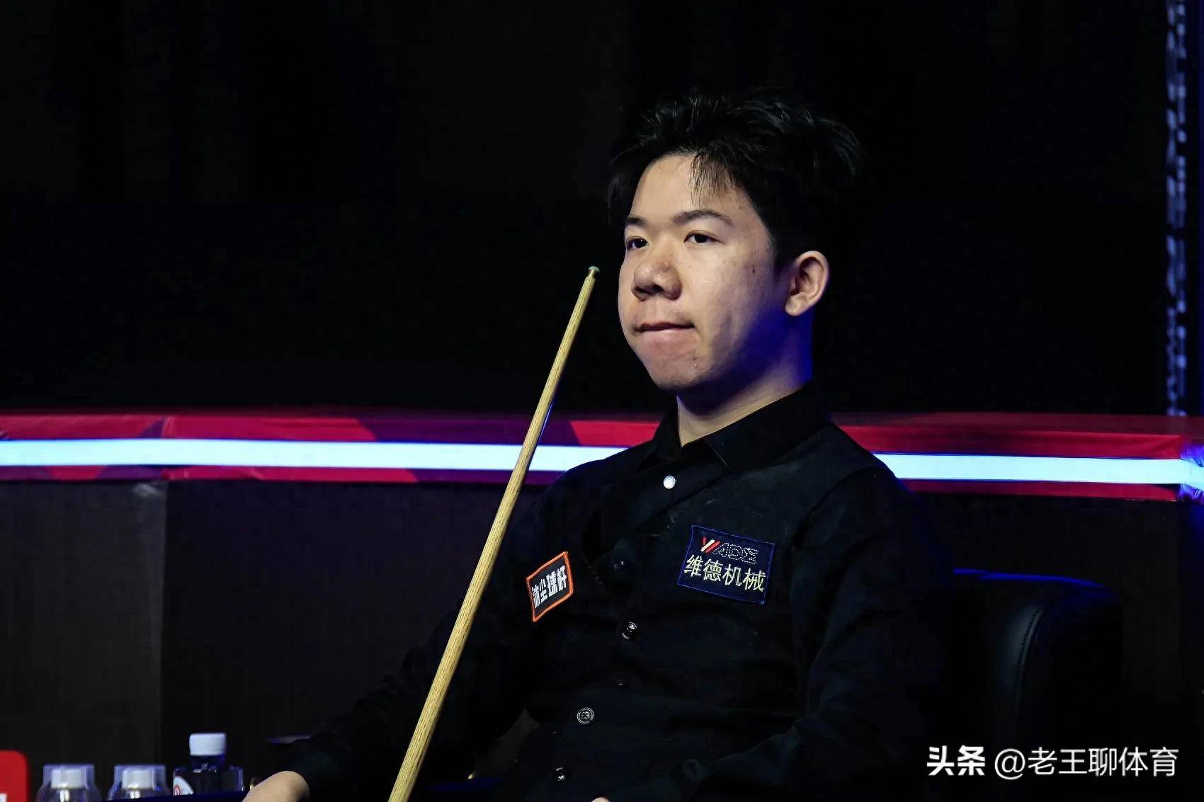 中显得