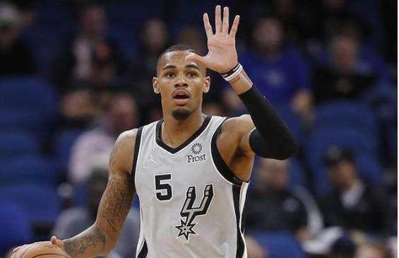 他在攻防两 他在攻防两