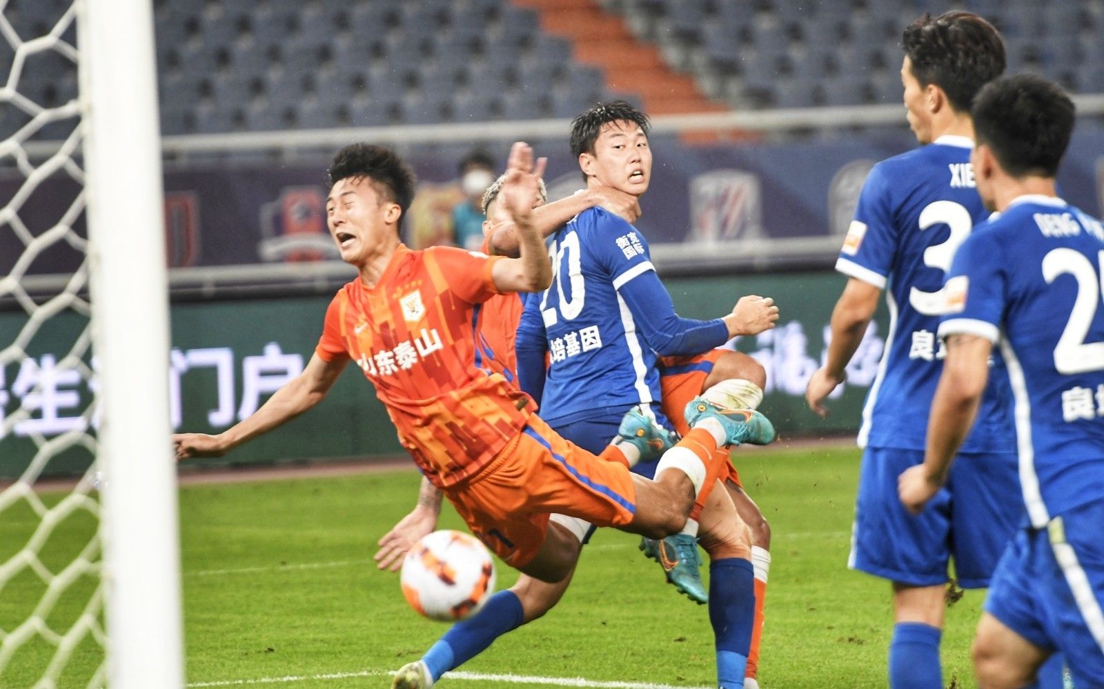 牵制 牵制